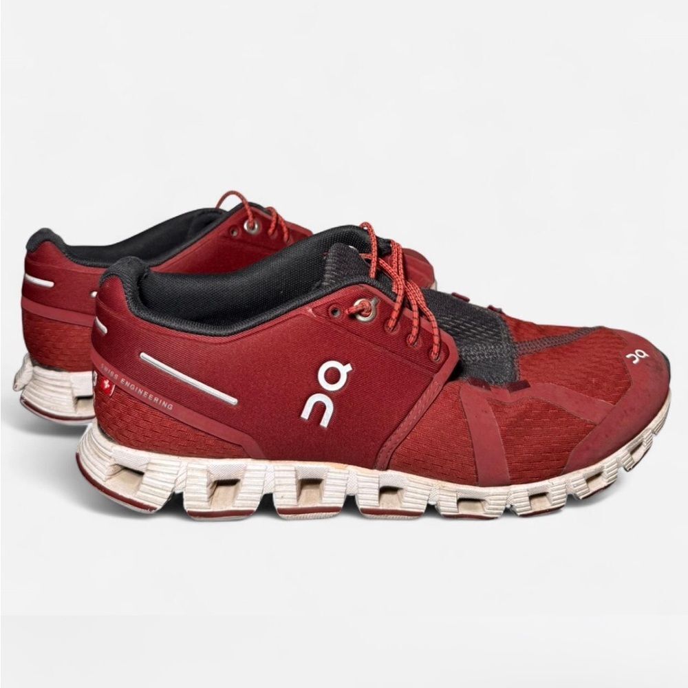 On Running Cloud Sneakers – Women’s Size 10.5 – Burgundy
